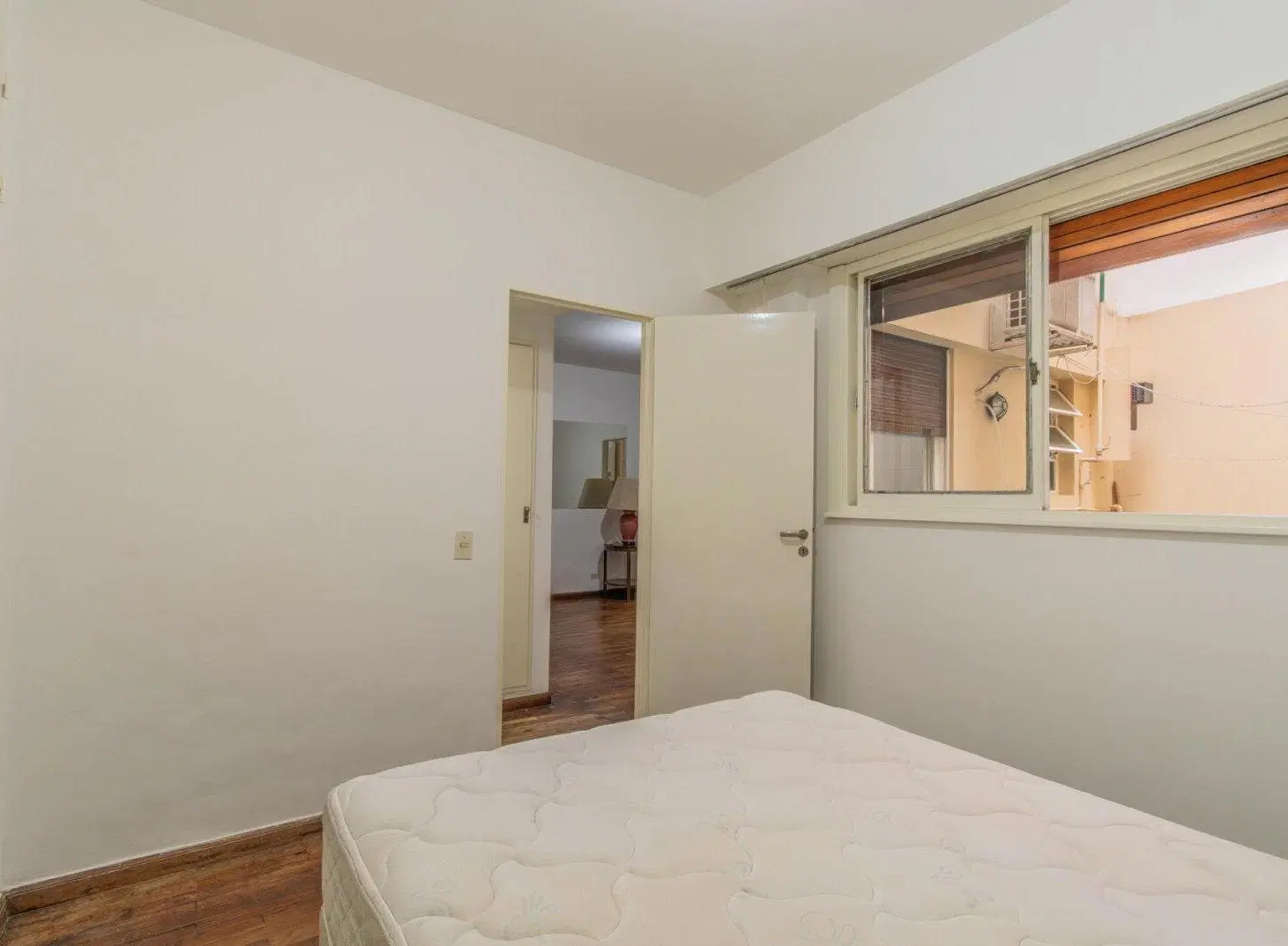 VENTA. DEPARTAMENTO 2 AMBIENTES. CON PATIO. RETIRO 4