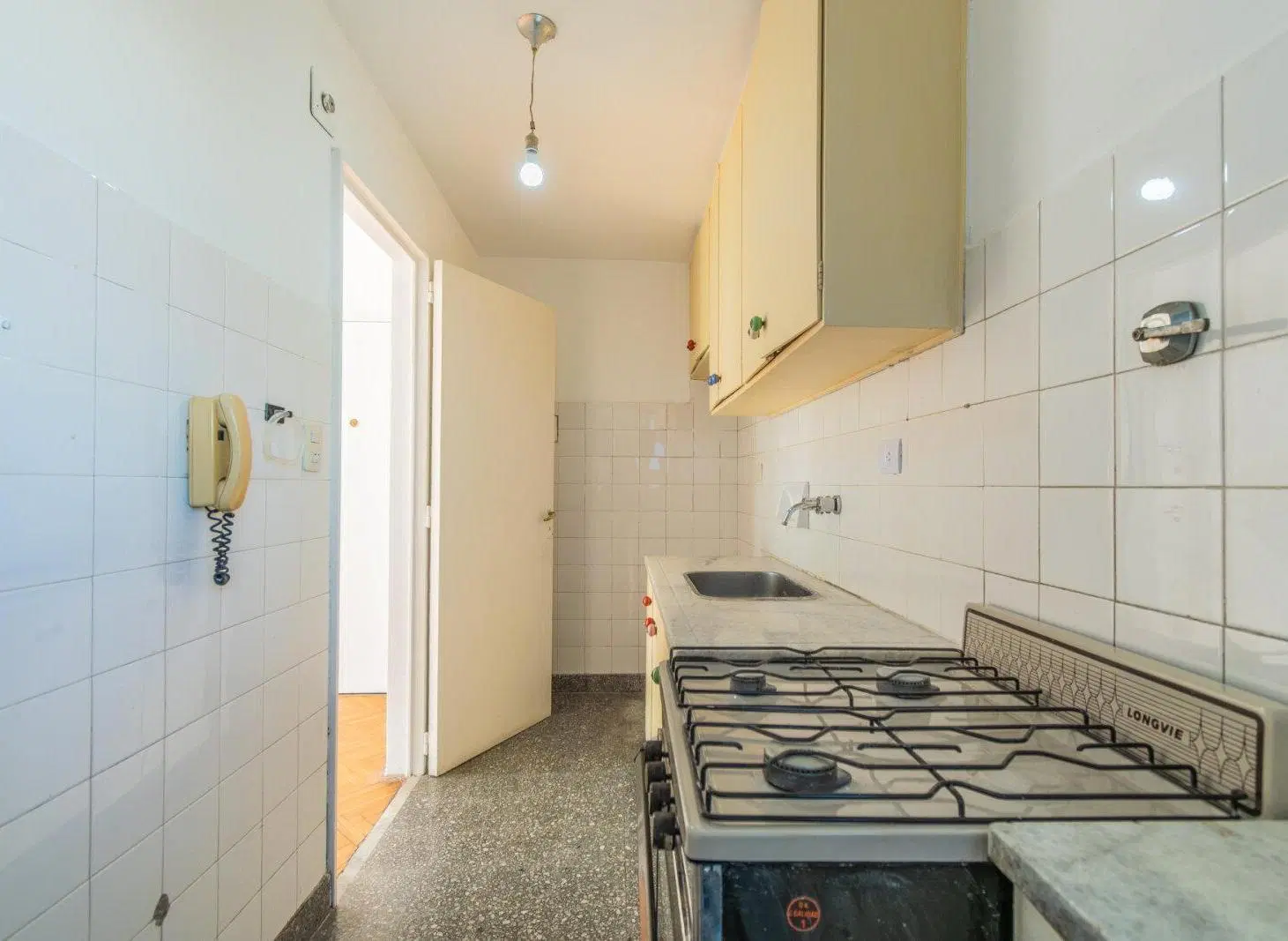 VENTA. DEPARTAMENTO 3 AMBIENTES. LUMINOSO. APTO CRÉDITO. RECOLETA 5