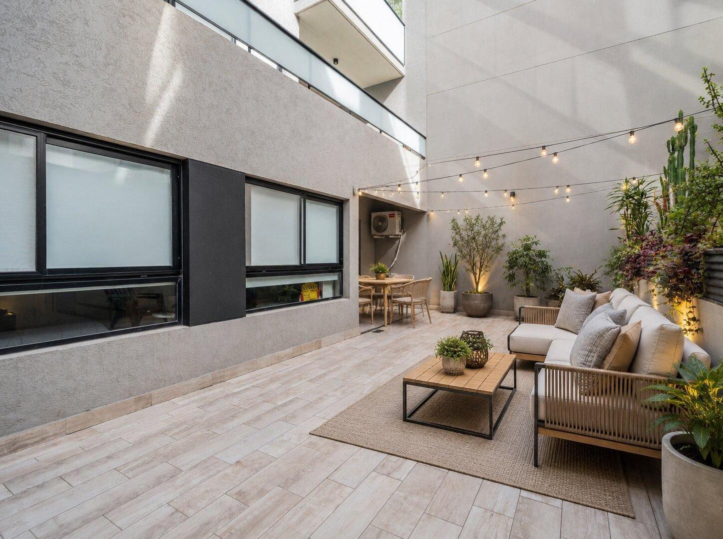Foto de Departamento 3 ambientes, 120 m2 - patio, cochera y sum - Palermo Villa, imagen 2