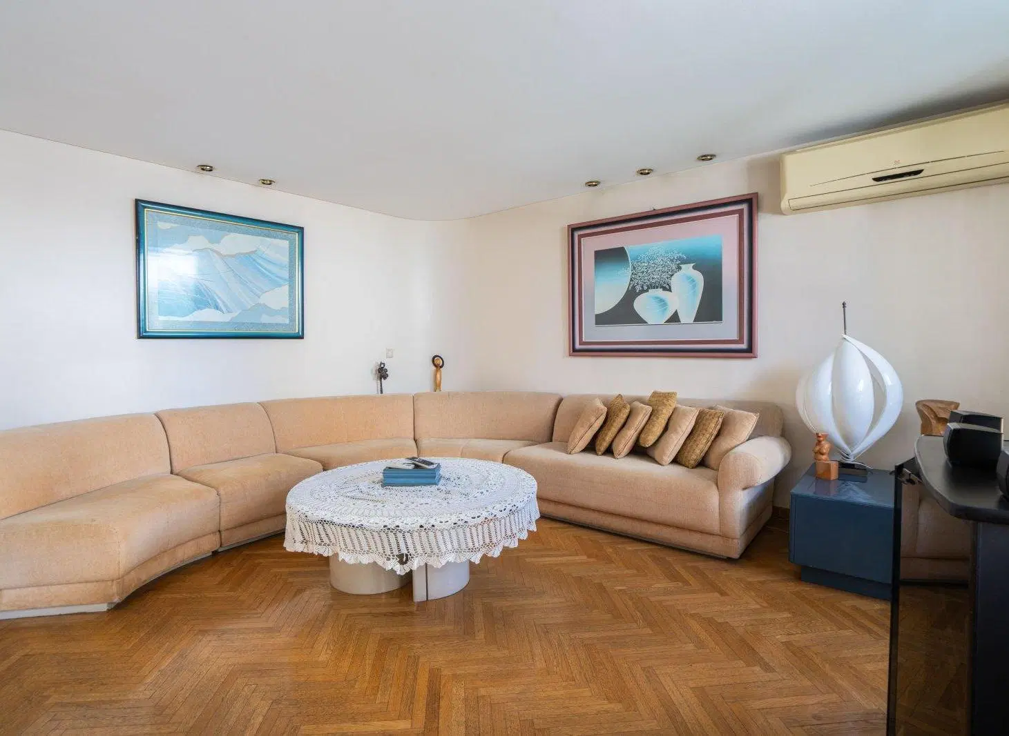 Venta. Departamento 4 Ambientes. Piso completo Cochera Balcón Terraza Flores 4