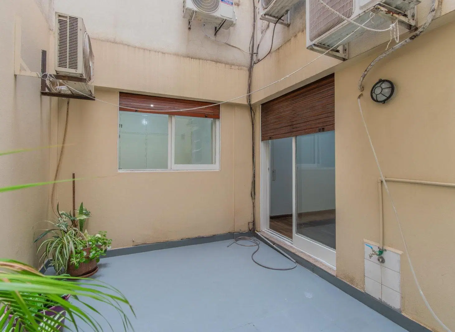 VENTA. DEPARTAMENTO 2 AMBIENTES. CON PATIO. RETIRO 3