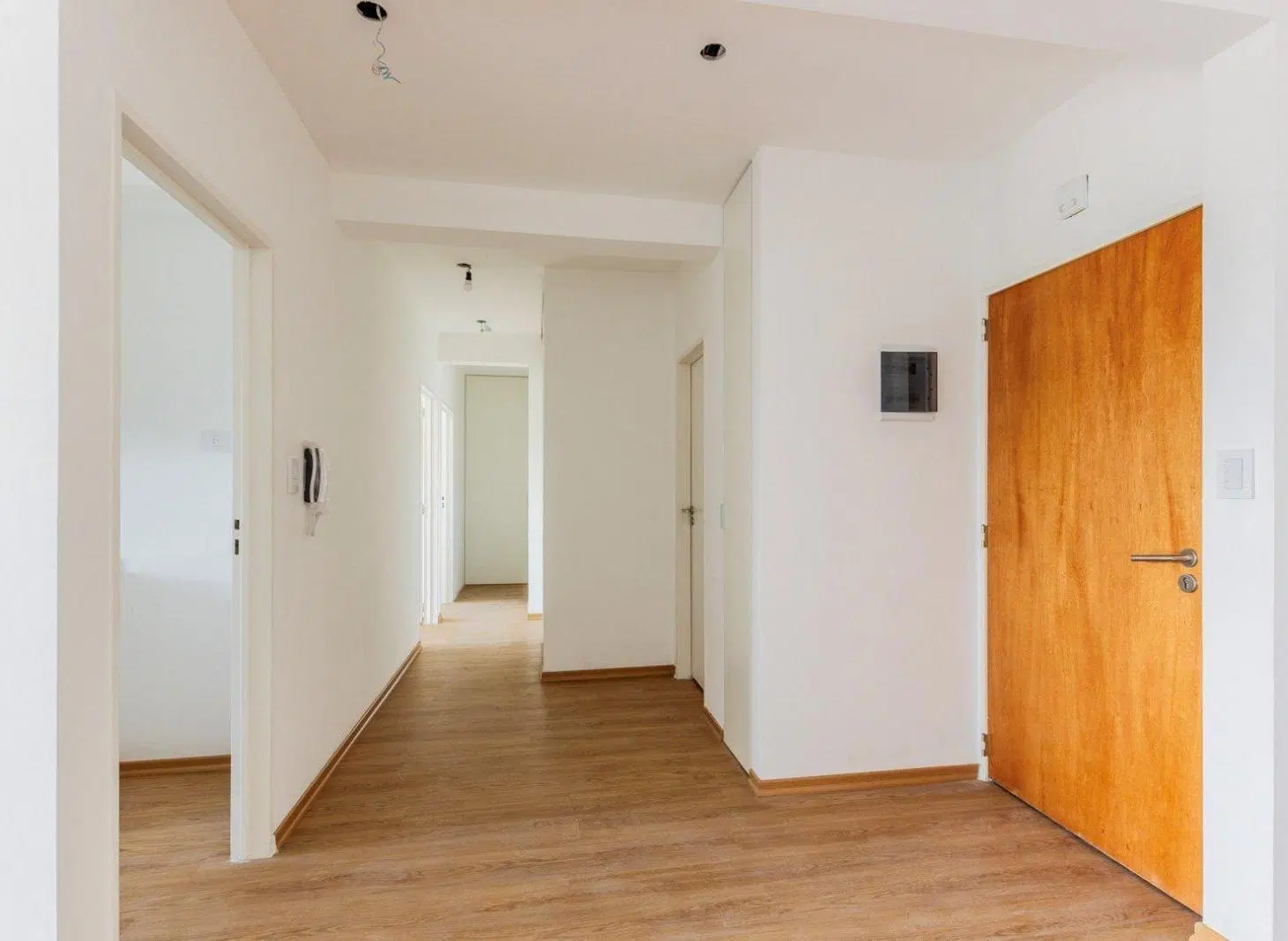 VENTA. A ESTRENAR. Apto crédito. APTO PROFESIONAL. 3 AMBIENTES. BALCÓN TERRAZA. COCHERA. VILLA URQUI 8
