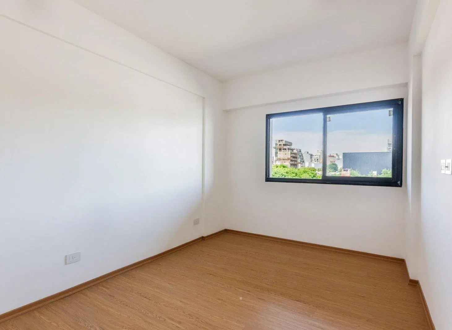 Venta. Apto Profesional. Apto crédito. Departamento 2 ambientes. Frente. Balcon Terraza. COCHERA. Vi 8