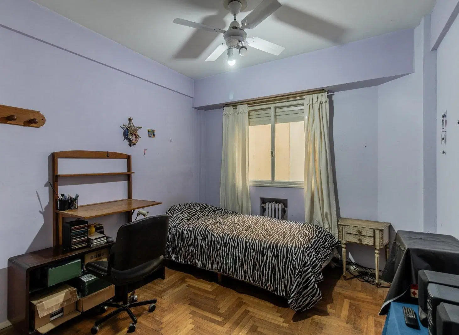 VENTA. DEPTO 3 AMBIENTES. CON DEPENDENCIA. BALVANERA 4