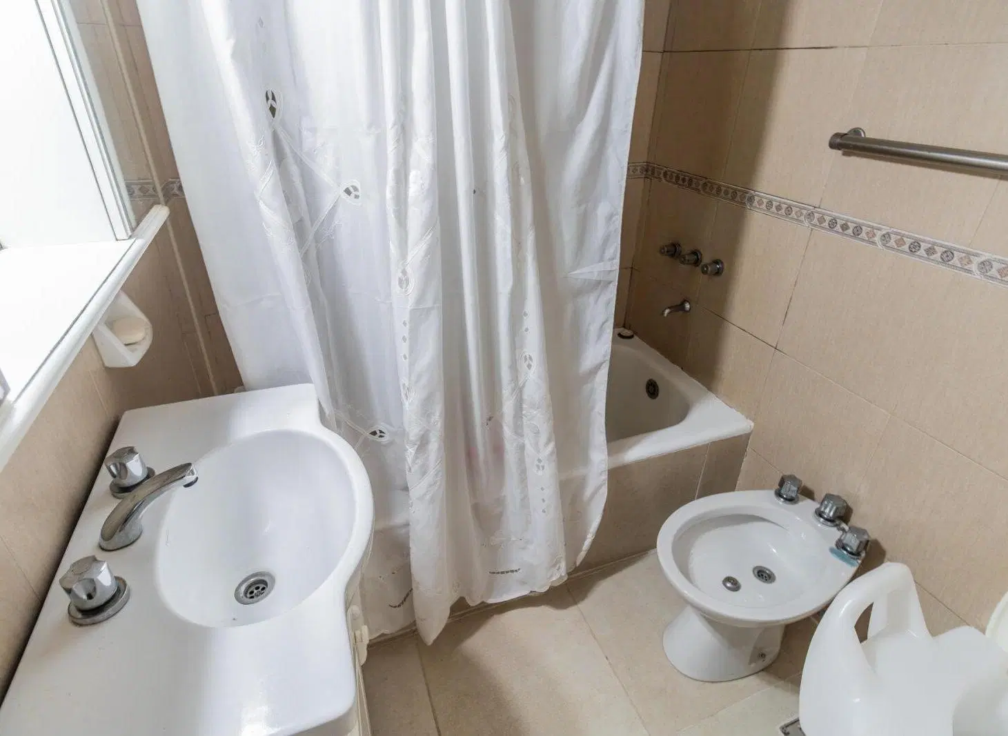 VENTA. DEPTO 3 AMBIENTES. CON DEPENDENCIA. BALVANERA 3