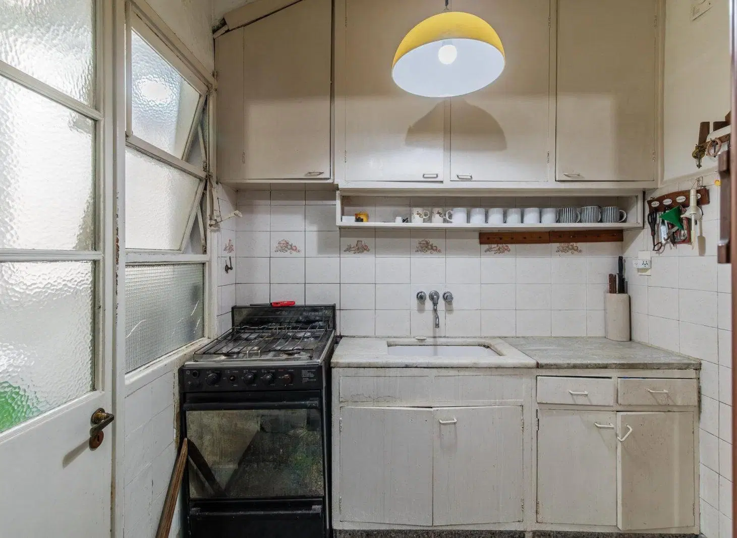 VENTA. DEPTO 3 AMBIENTES. CON DEPENDENCIA. BALVANERA 8