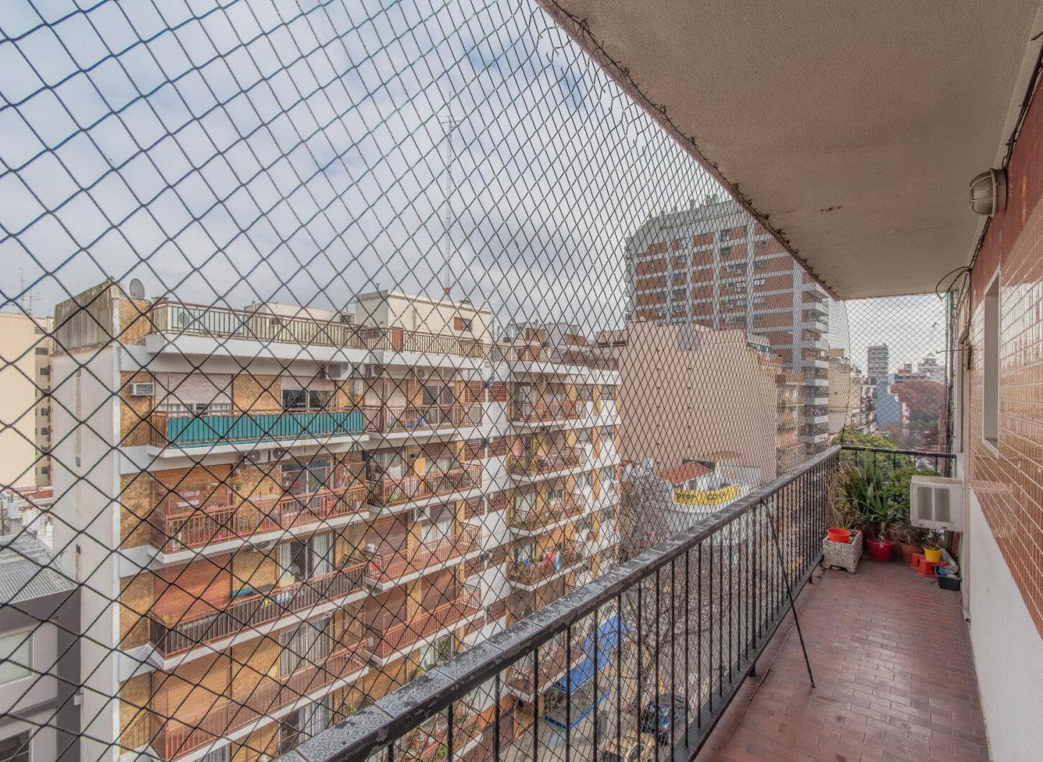Foto de Venta. DEPTO 3 Amb c/ Dependencia. COCHERA CUBIERTA. Balcón corrido, imagen 3