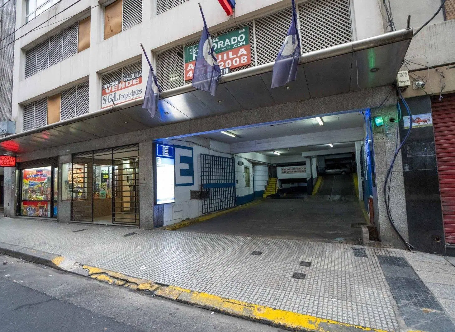 VENTA. COCHERA EN SUBSUELO. TRIBUNALES 2