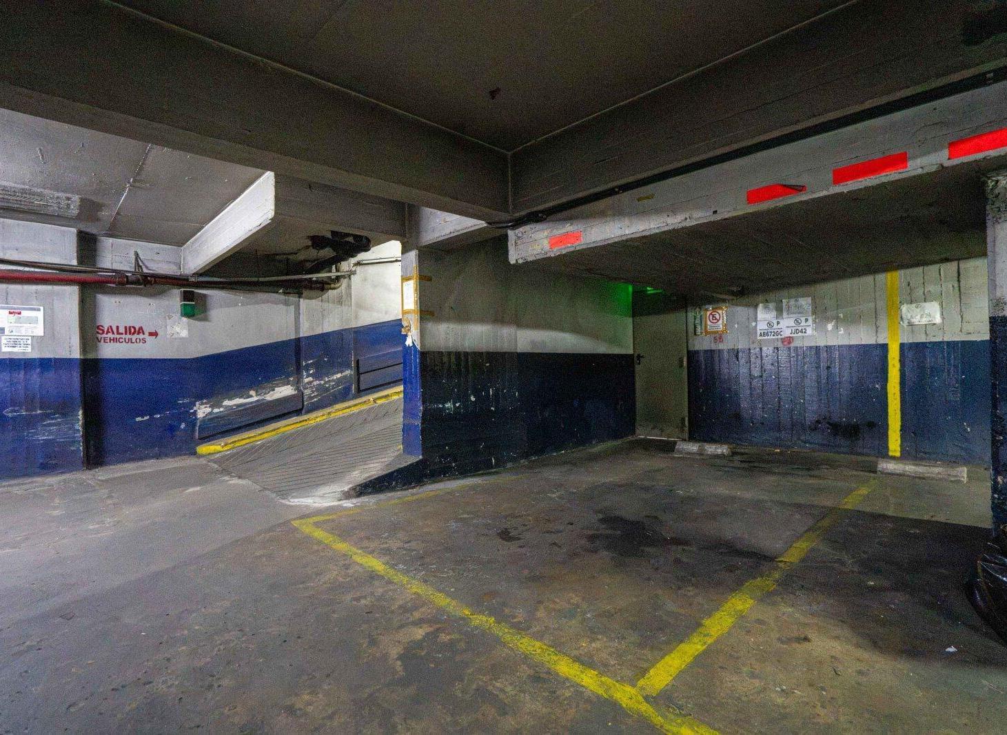 Foto de VENTA. COCHERA EN SUBSUELO. TRIBUNALES, imagen 1