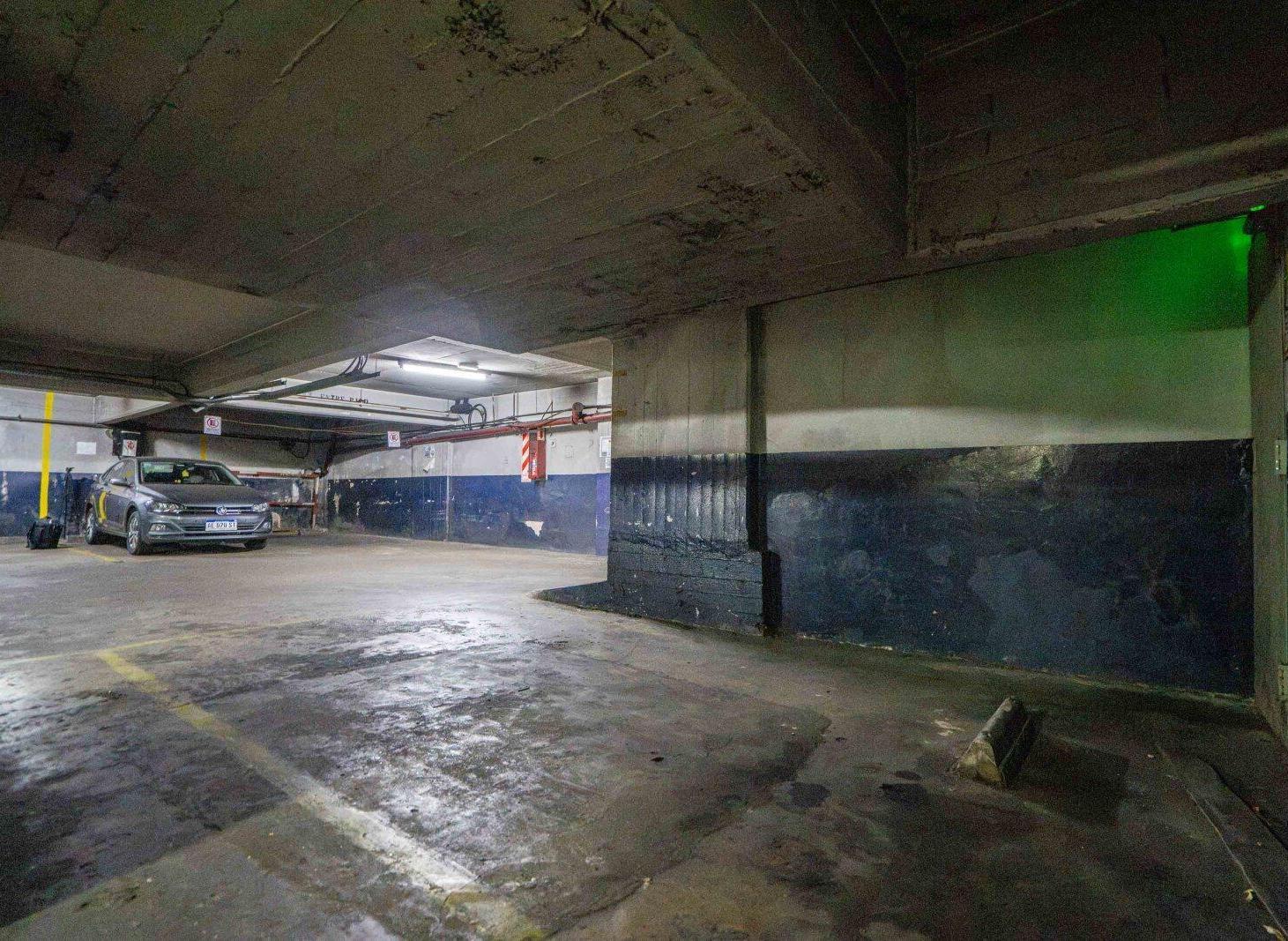Foto de VENTA. COCHERA EN SUBSUELO. TRIBUNALES, imagen 2