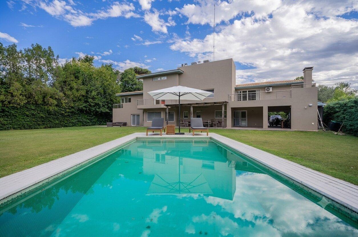 Foto de VENTA. CASA. 7 AMBIENTES. LUMINOSA. FINANCIACION. COUNTRY SAN DIEGO, imagen 2