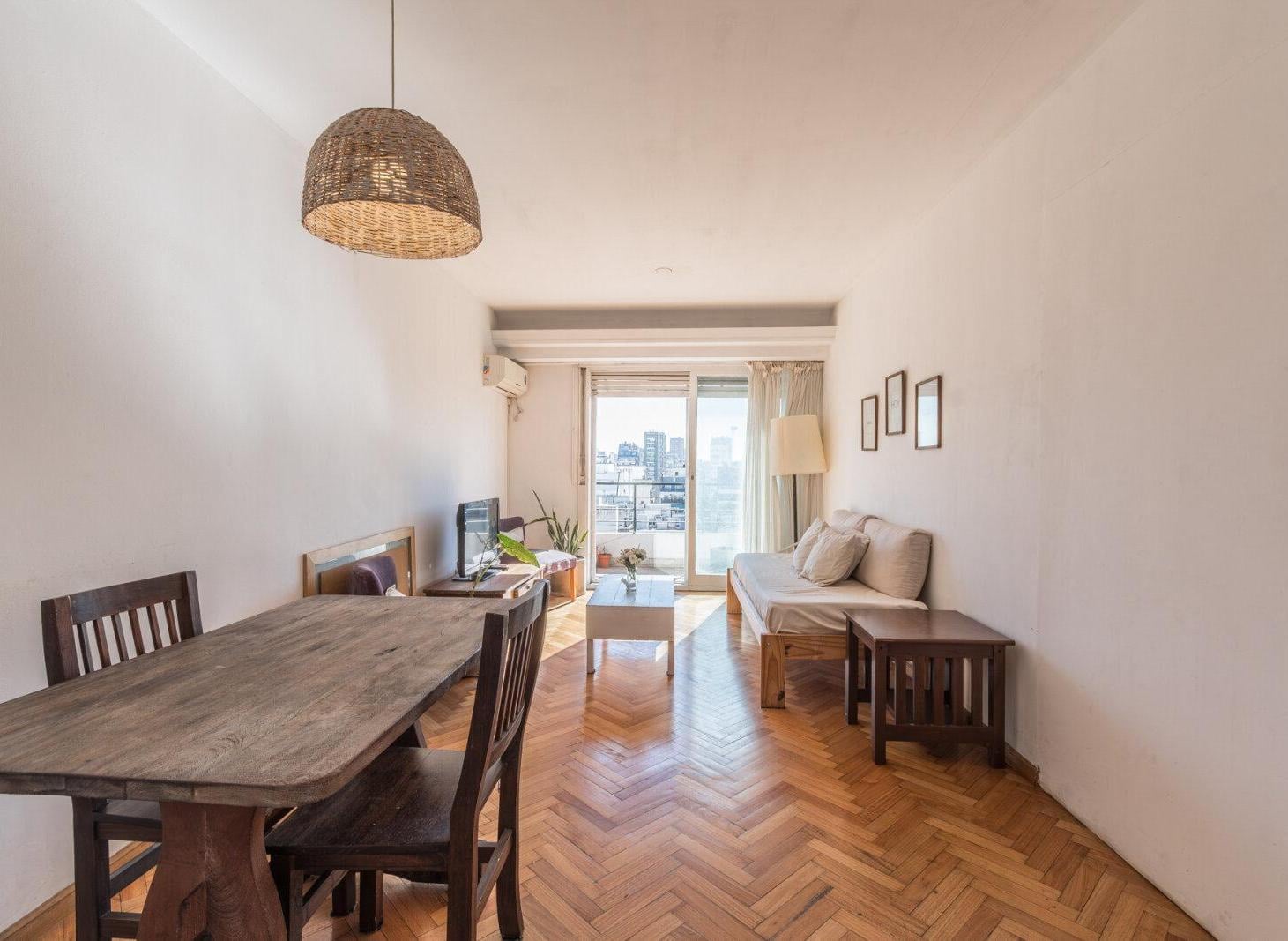 Foto de Venta. Departamento 4 ambientes. Luminoso. Recoleta. Paraguay 2300, imagen 2