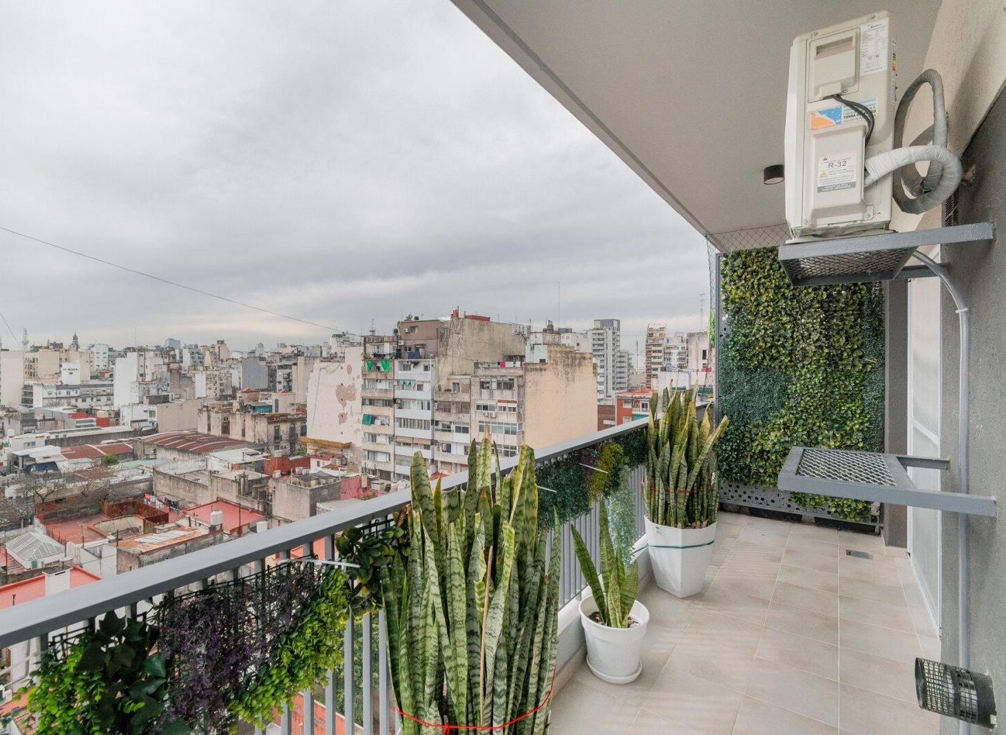 Foto de VENTA. DPTO 2 AMBIENTES. LUMINOSO. C/BALCON. BALVANERA, imagen 2