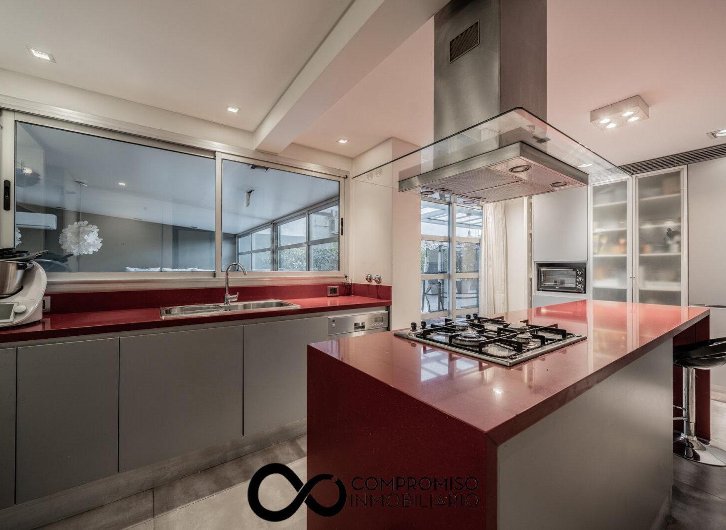 Foto de Venta. Departamento 5 Ambientes. Terraza, Quincho, Vista. 2 Cocheras, imagen 1