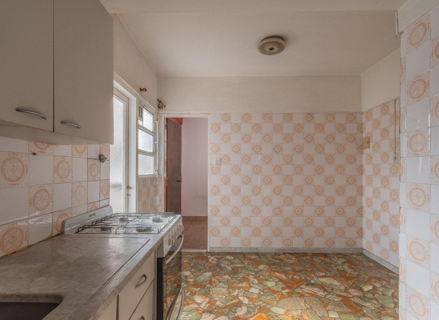 Foto de Venta. DEPTO 3 Amb c/ Dependencia. COCHERA CUBIERTA. Balcón corrido, imagen 3