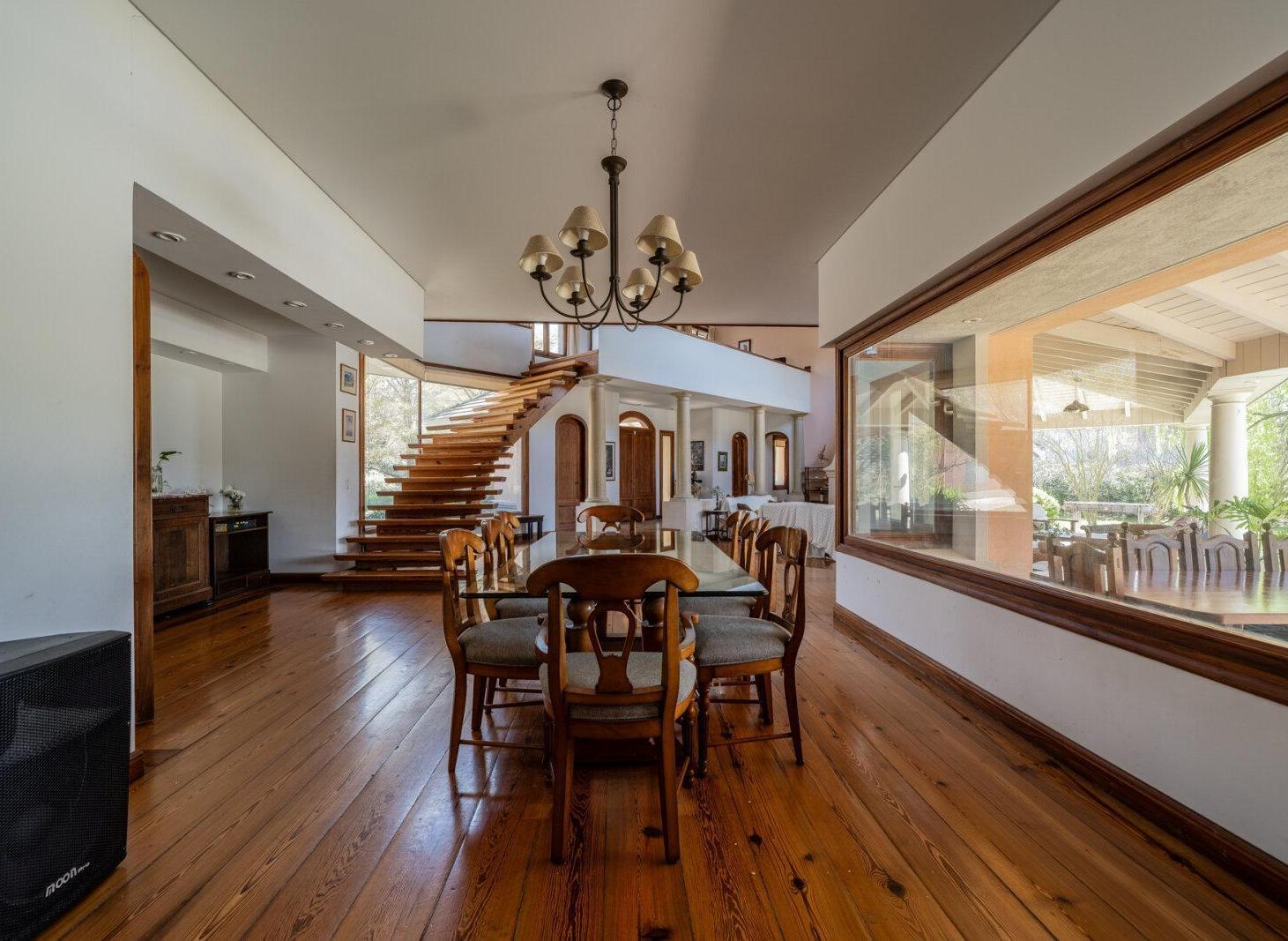 Foto de VENTA. Casa 6 Amb c/dos cocheras y piscina. VISTA AL CAMPO DE GOLF, imagen 5
