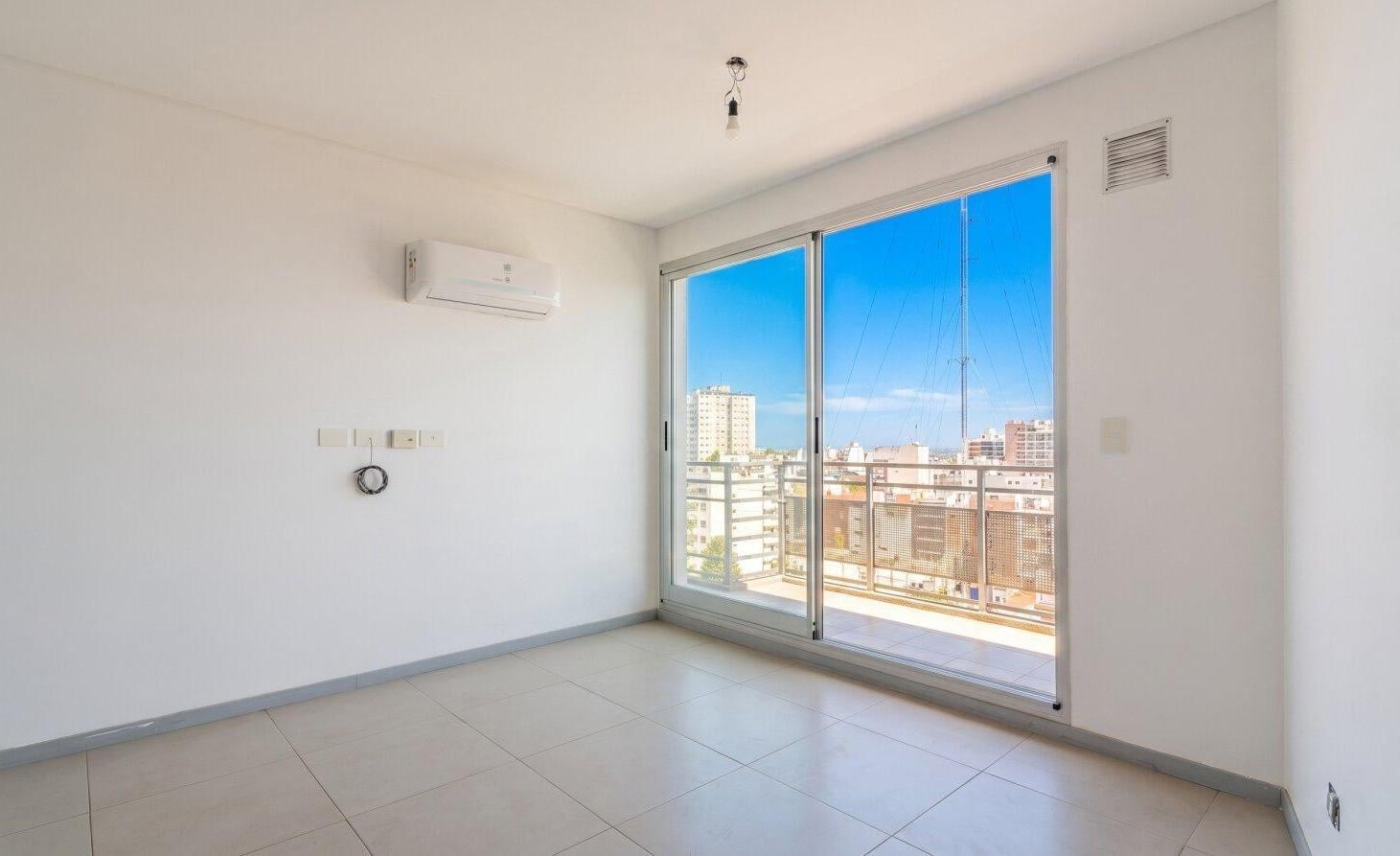Foto de Venta. Depto 2 ambientes . Apto credito. Flores, imagen 1
