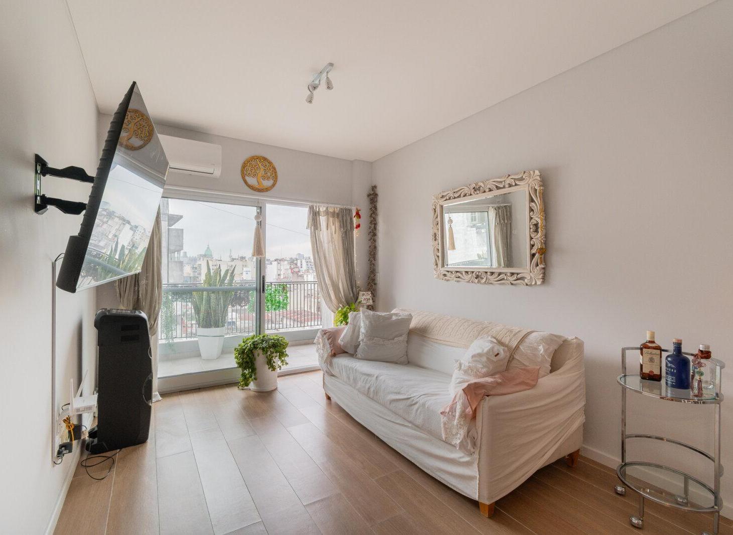 Foto de VENTA. DPTO 2 AMBIENTES. LUMINOSO. C/BALCON. BALVANERA, imagen 1