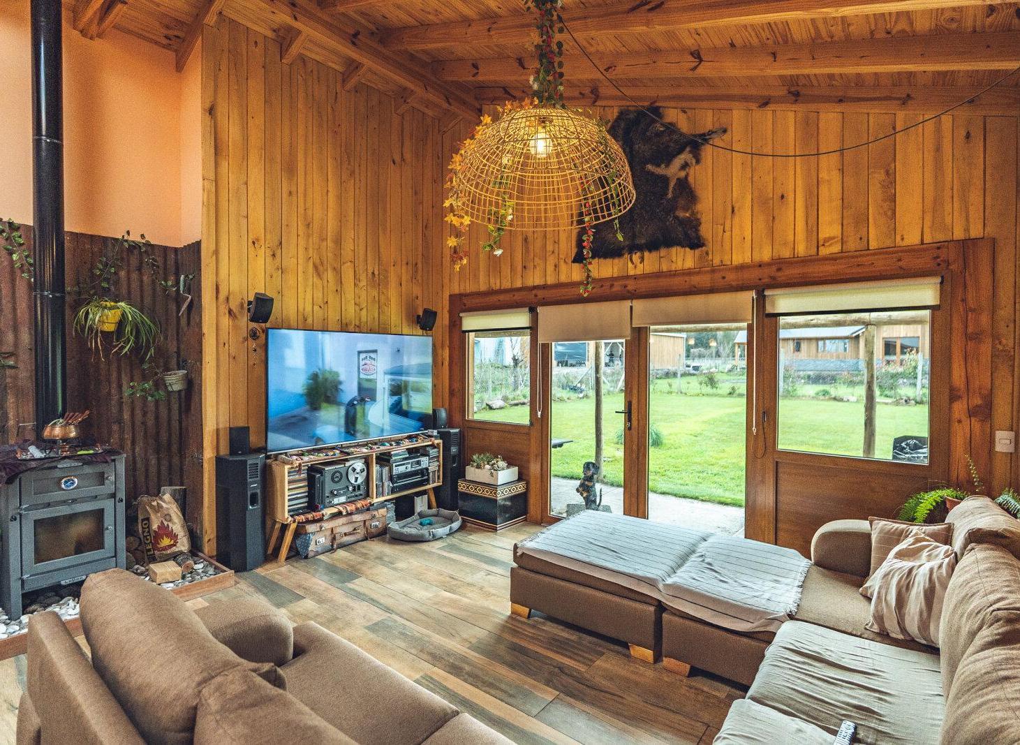 Foto de VENTA. CASA. 5 AMBIENTES. JARDÍN. BARRIO CERRADO, imagen 1