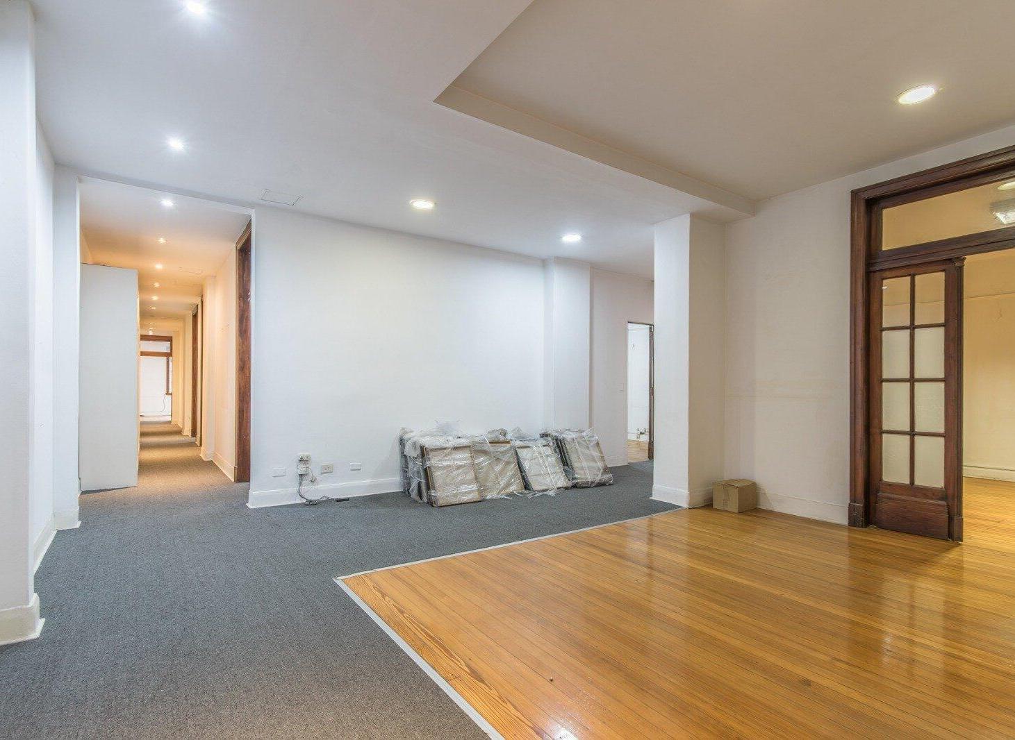 Foto de Venta. Oficina 9 ambientes. Plaza Roma. San Nicolás, imagen 1