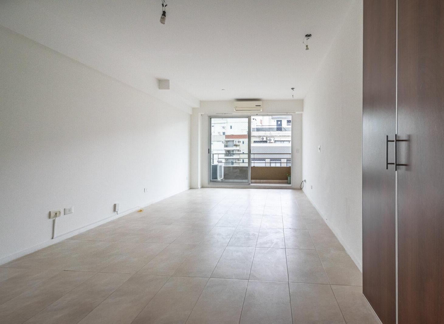 Foto de VENTA. MONOAMBIENTE. LUMINOSO. AMENITIES. PILETA. SUM. VILLA URQUIZA., imagen 2