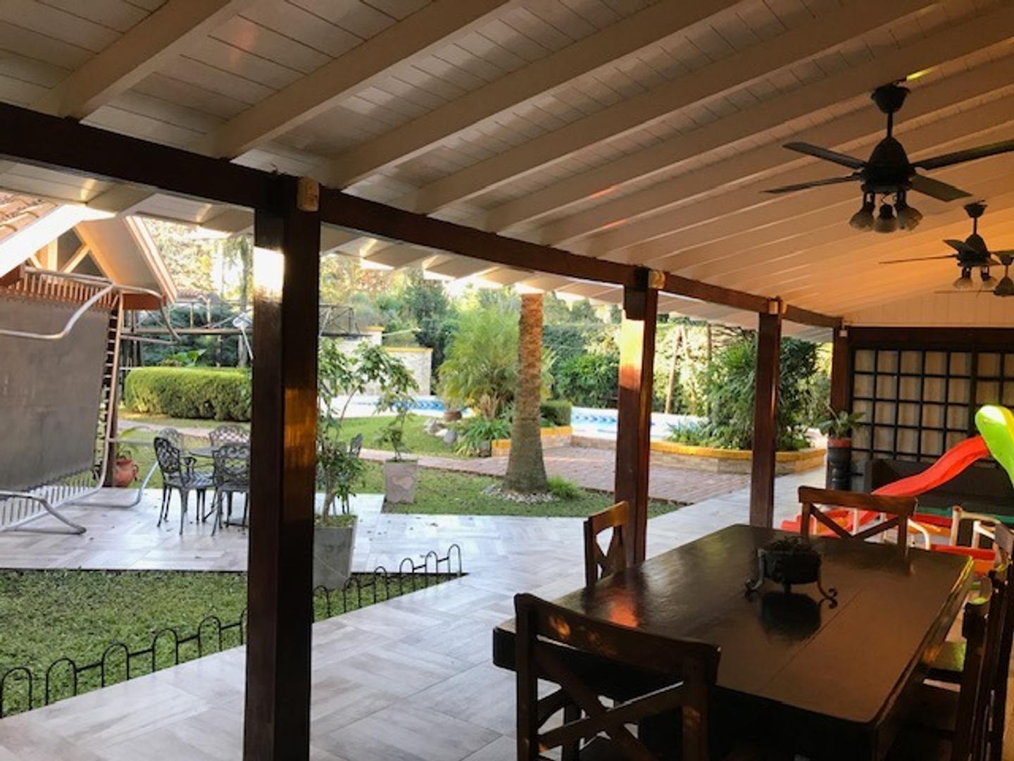 Foto de Imponente Casa Quinta en Moreno 1.704m² de Parque, imagen 2