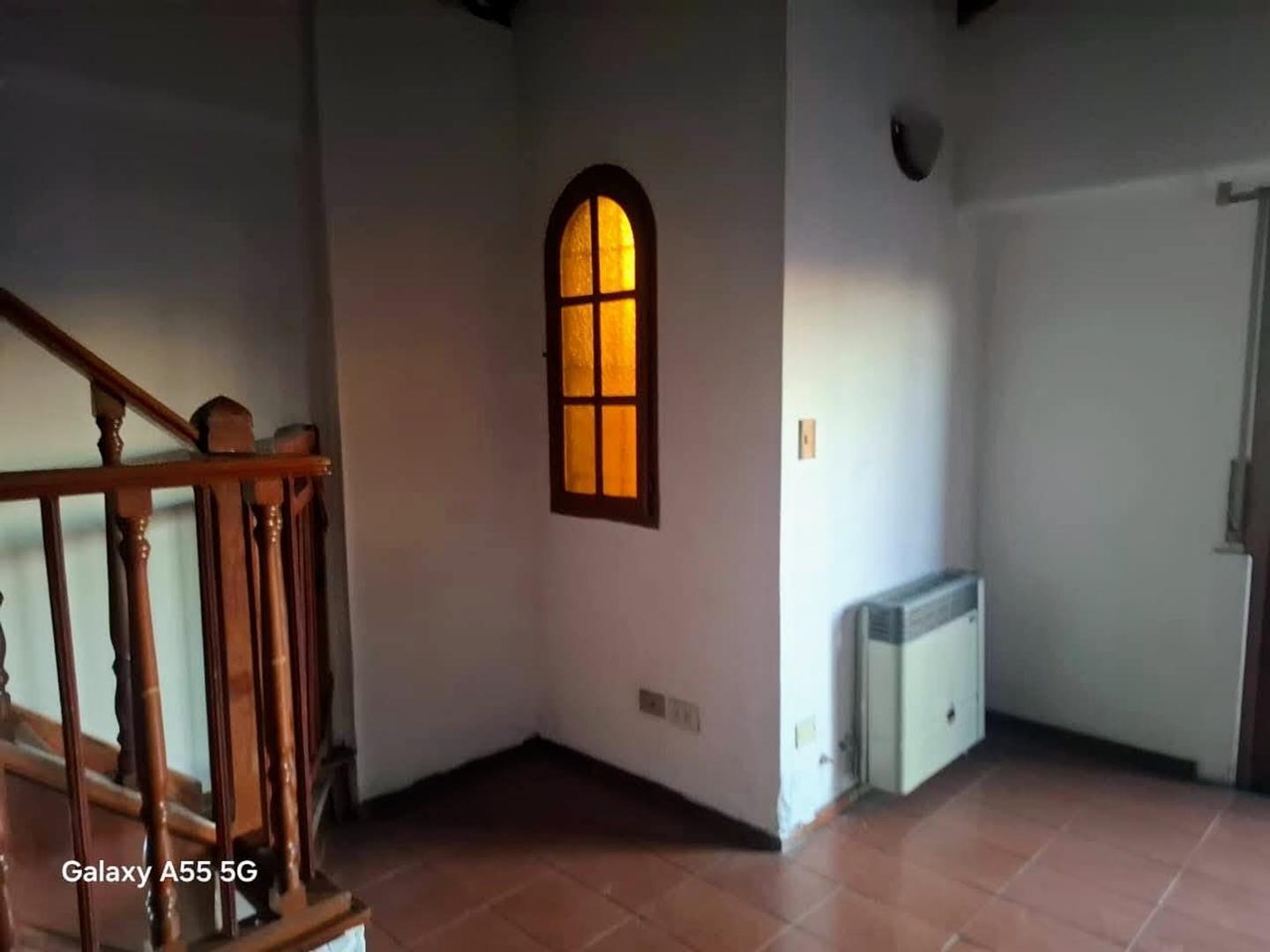 Foto de VIVIENDA CHALET 5 AMBIENTES. CON PATIO Y QUINCHO, imagen 2