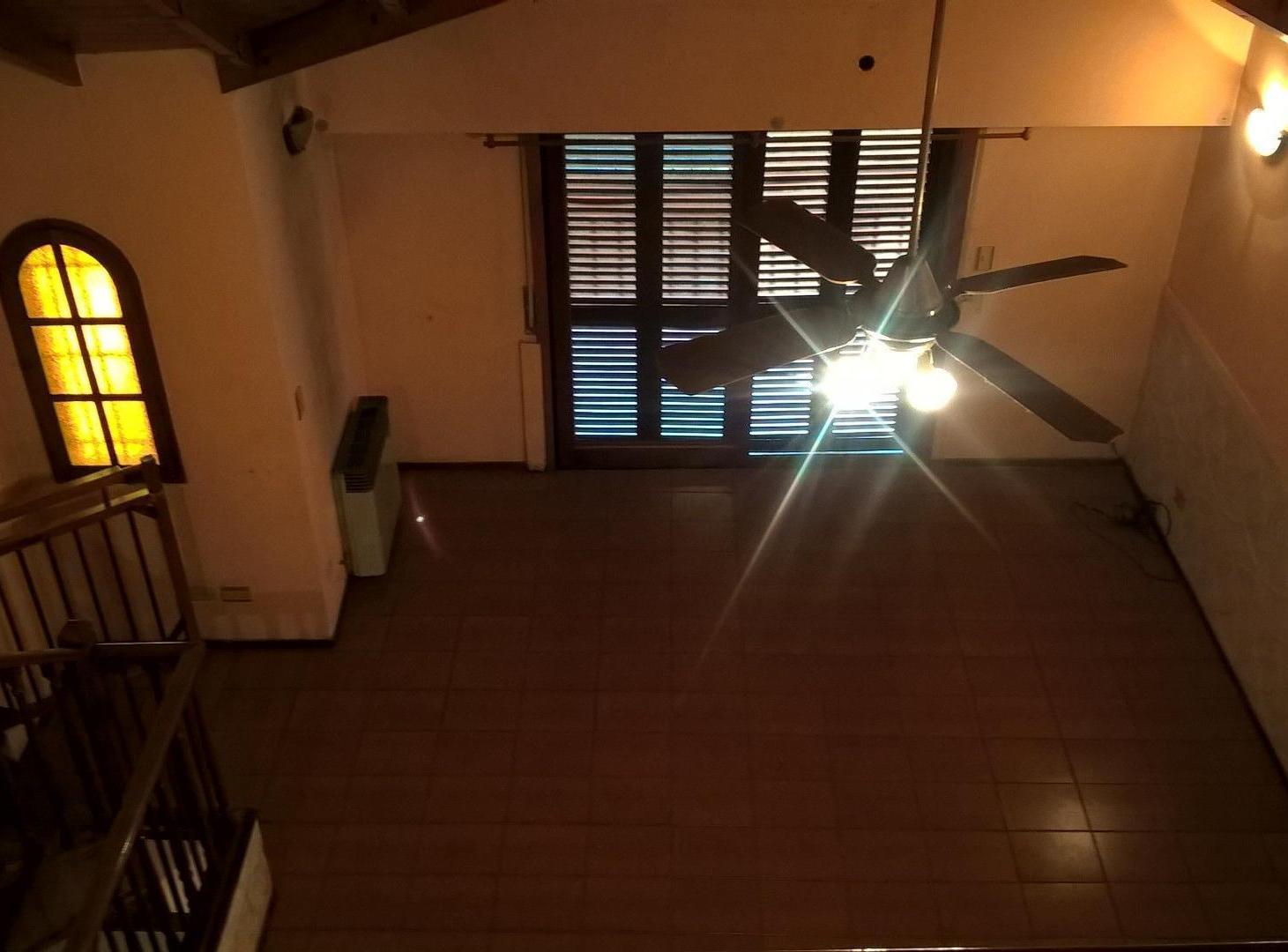 Foto de VIVIENDA CHALET 5 AMBIENTES. CON PATIO Y QUINCHO, imagen 3