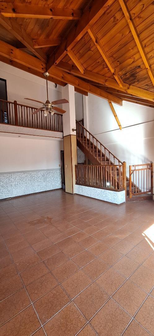 Foto de VIVIENDA CHALET 5 AMBIENTES. CON PATIO Y QUINCHO, imagen 3