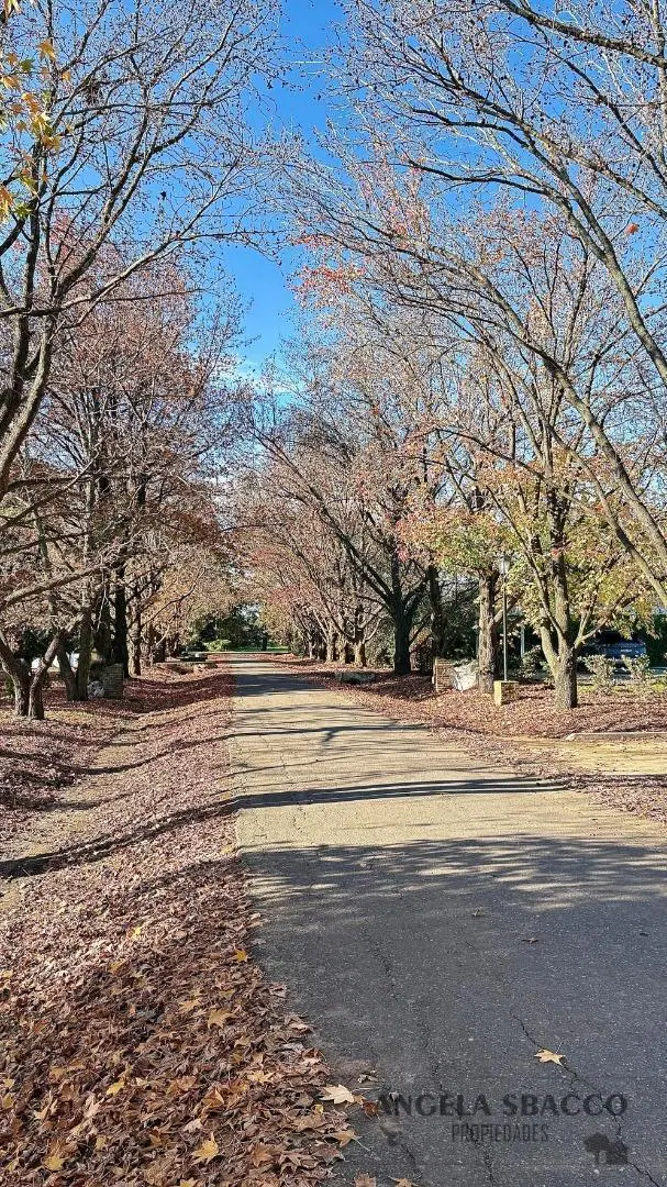 Hermoso Terreno en La Cañada Polo Club. 3