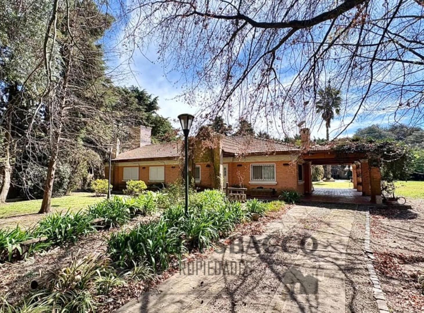 Hermosa Casa quinta en Parada Robles.