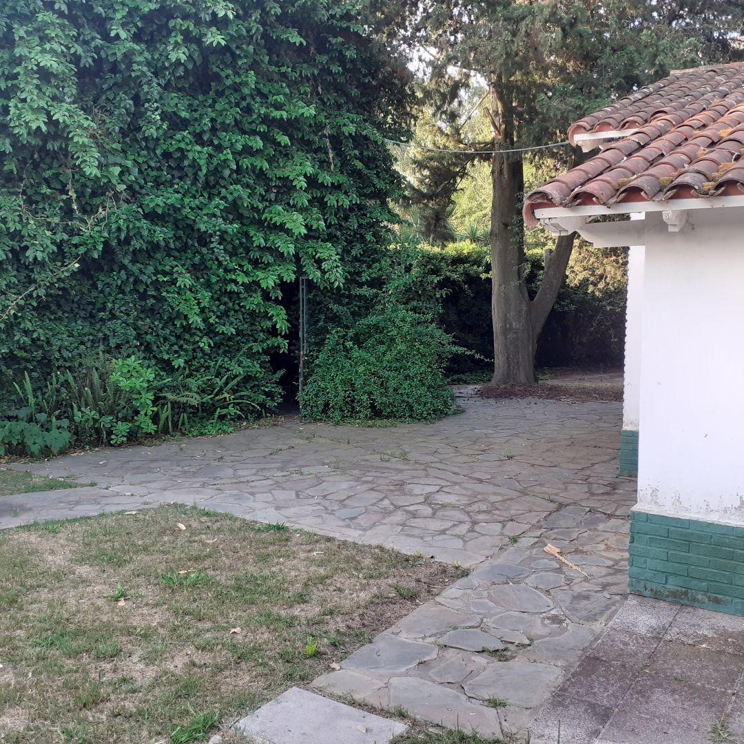 Casa en venta en Villa Elisa con gran parque
