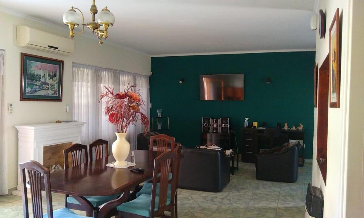 Excelente Propiedad en Venta 3 Dorm., Cochera y Patio 2
