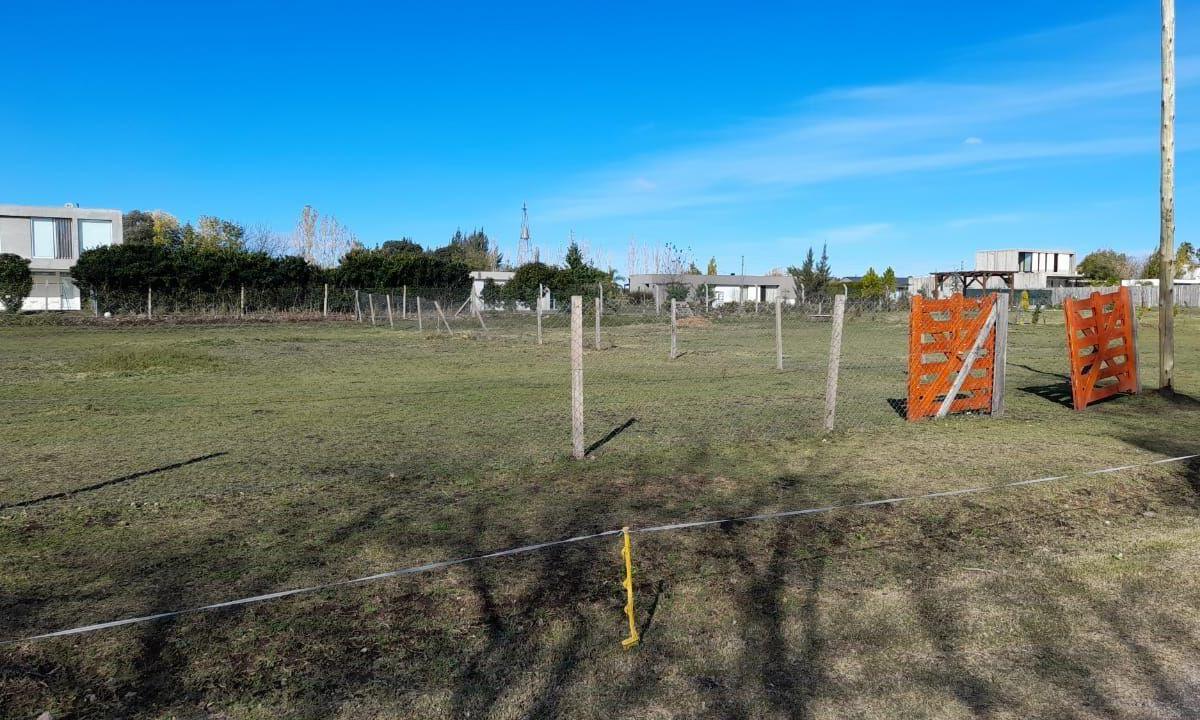 (PROPIEDAD SUSPENDIDA ) Lote en barrio cerrado de City Bell