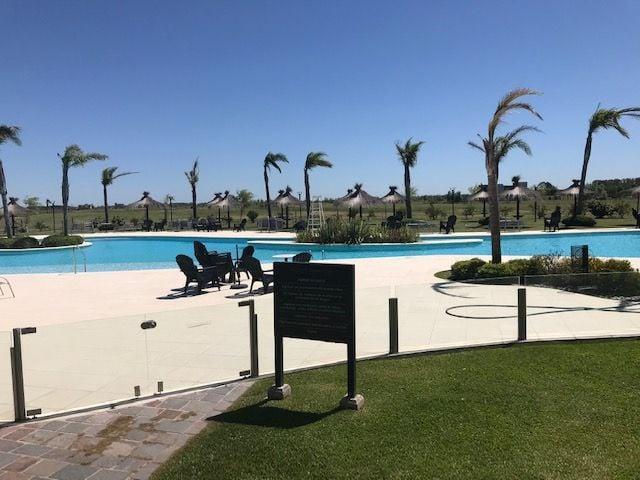 Venta de Lote en Haras del Sur III de 2043 m2