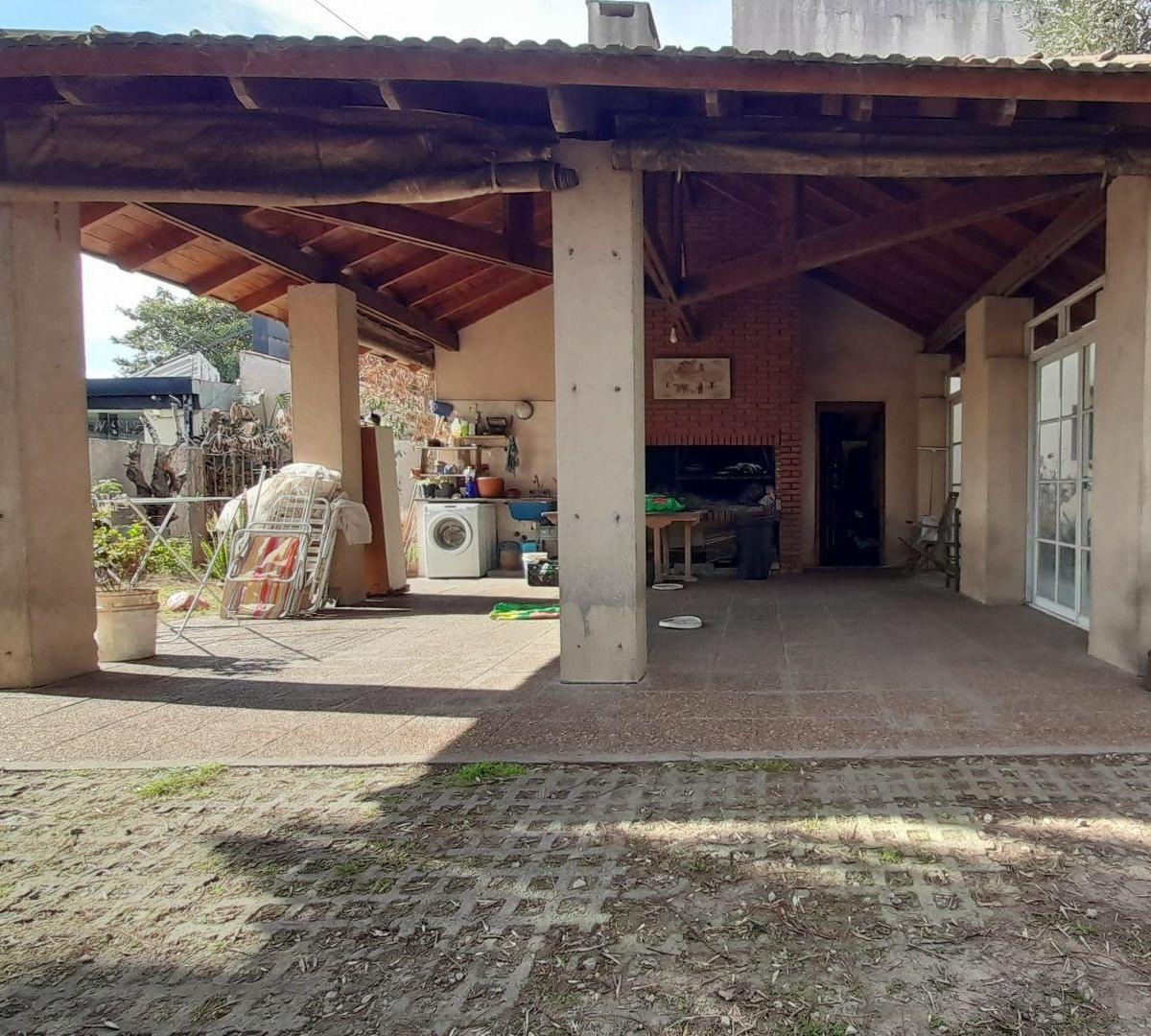 Importante Casa en Venta en City Bell 3