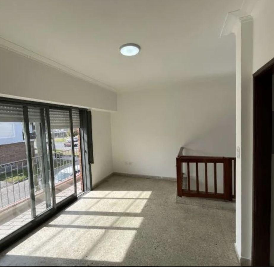 Foto de Casa 4 ambientes. | Calle 145, imagen 2