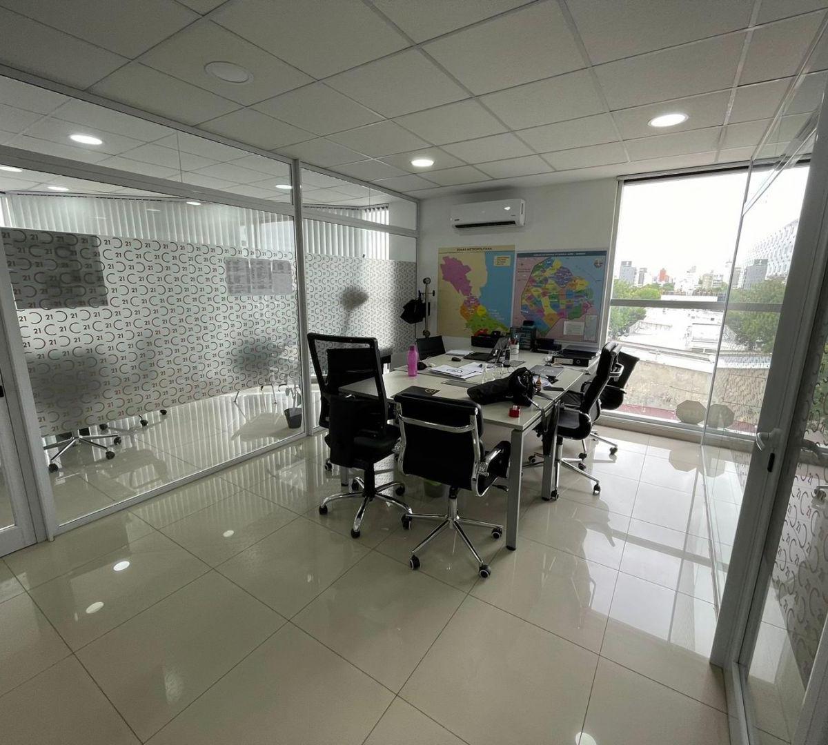 Foto de Oficina en venta en calle 13 esq 34, imagen 2