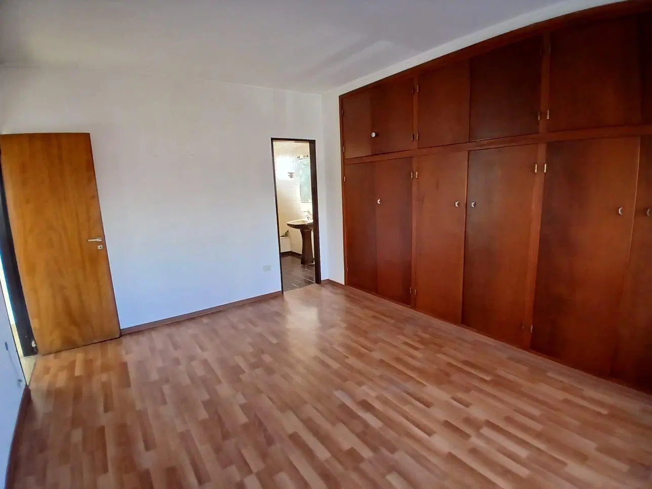 Casa 4 ambientes. | 5 al 1500 5