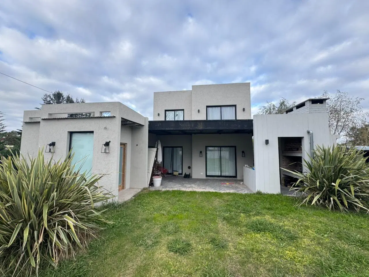 Casa en venta Barrio cerrado de Sicardi. 1