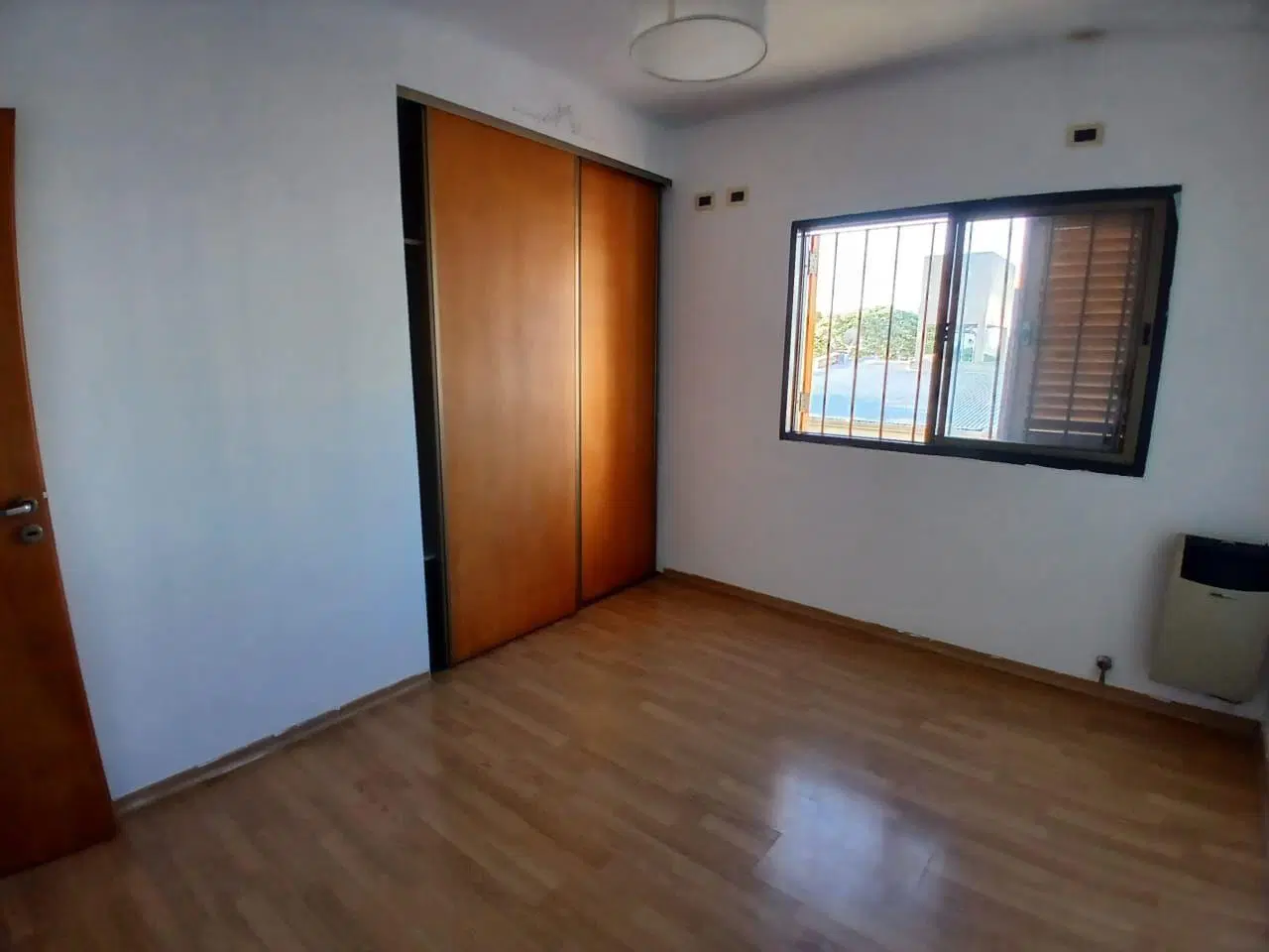 Departamento 3 ambientes. | 4 al 200 5
