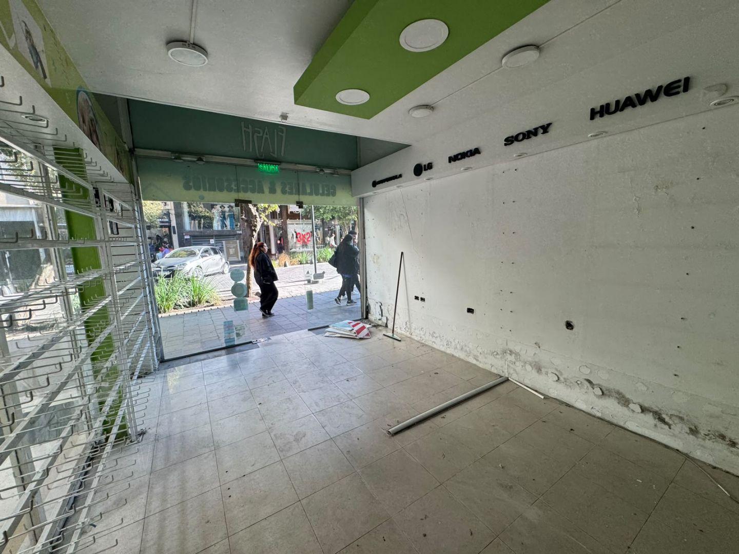 Foto de Local en alquiler 8 47 y 48., imagen 4