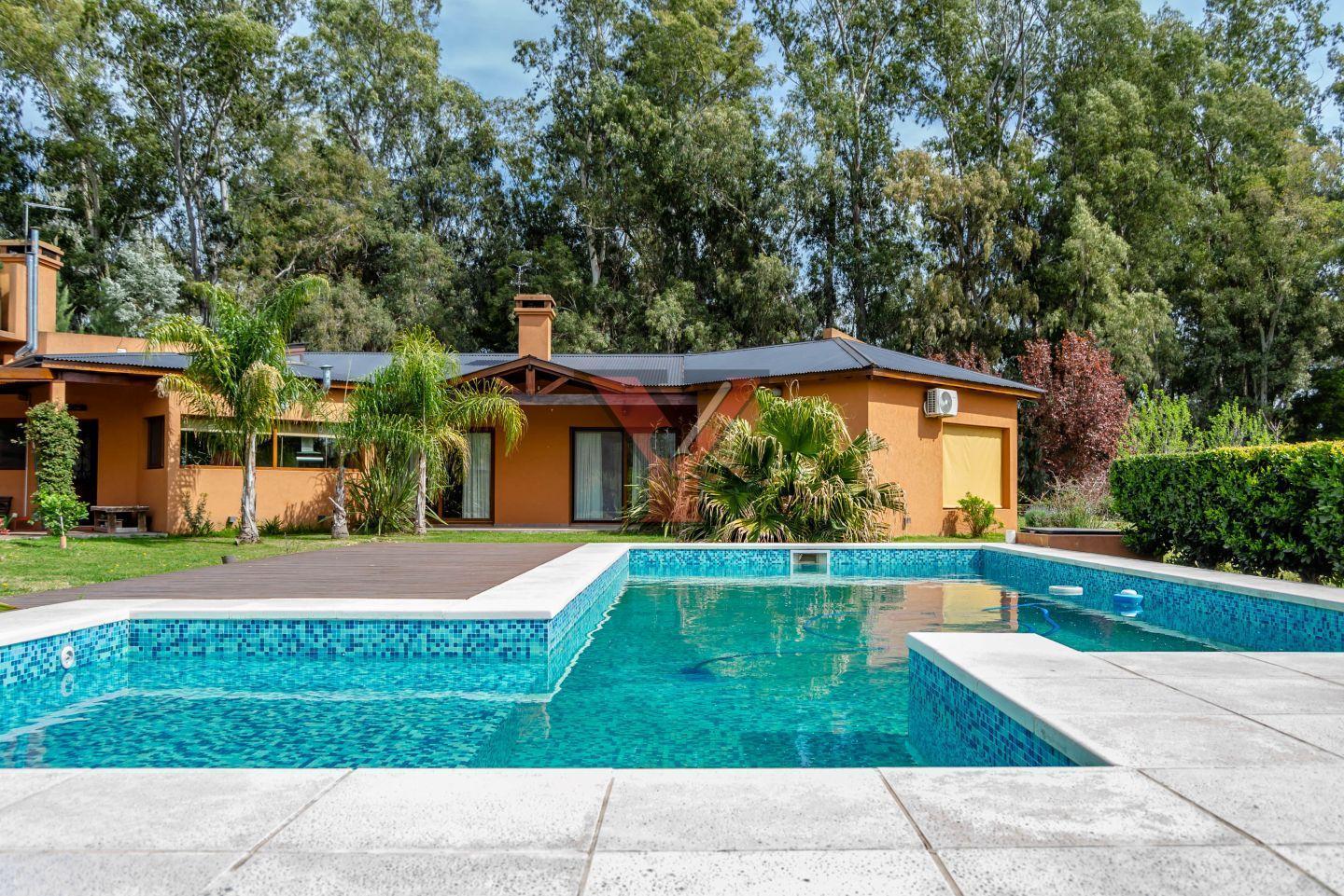 Foto de Excelente casa en venta en Campos de Roca I con lote de 50x1, imagen 1