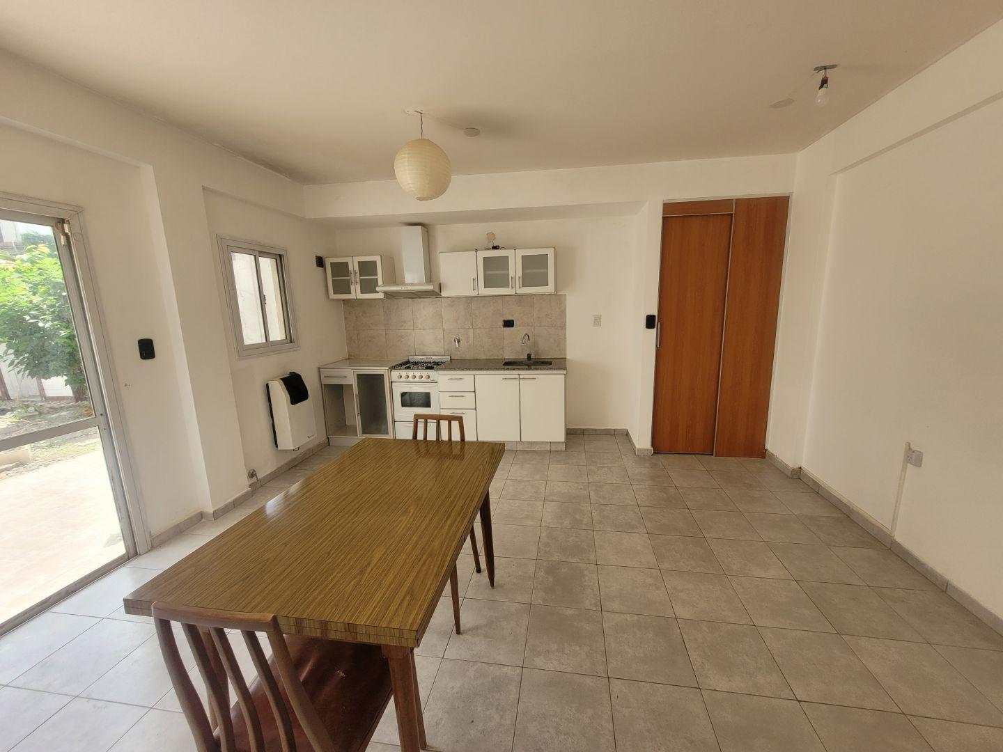 Foto de Departamento de 1 dormitorio y patio en venta, imagen 5