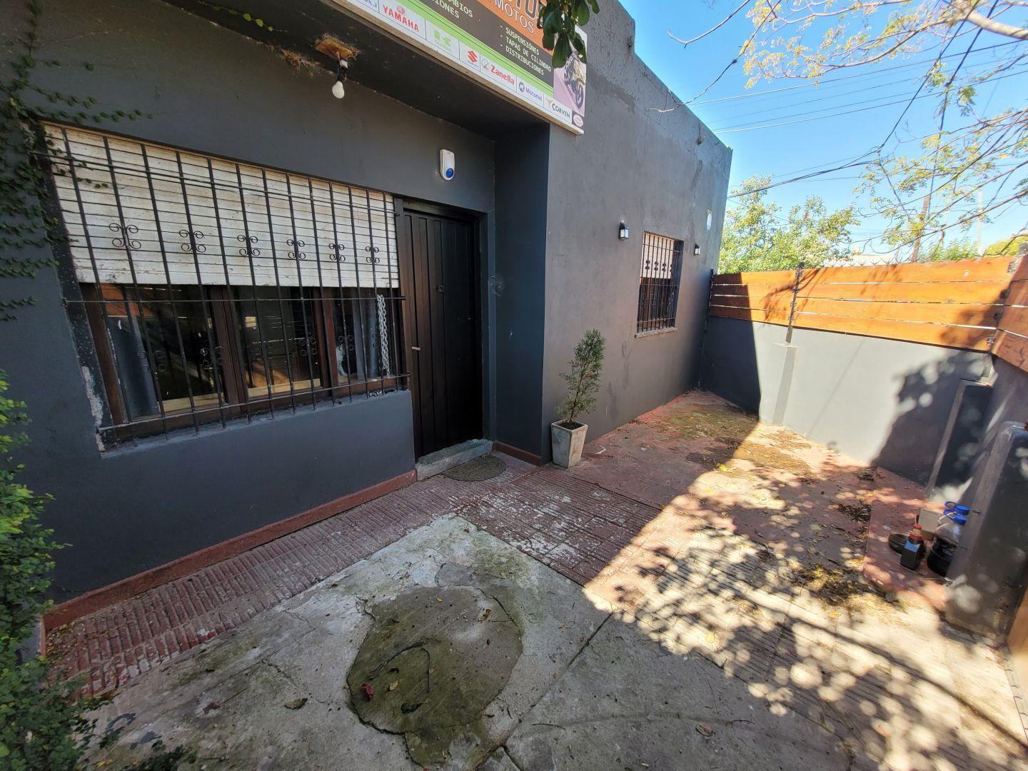 Foto de Casa en venta de 2 dormitorios, cochera y patio, imagen 2
