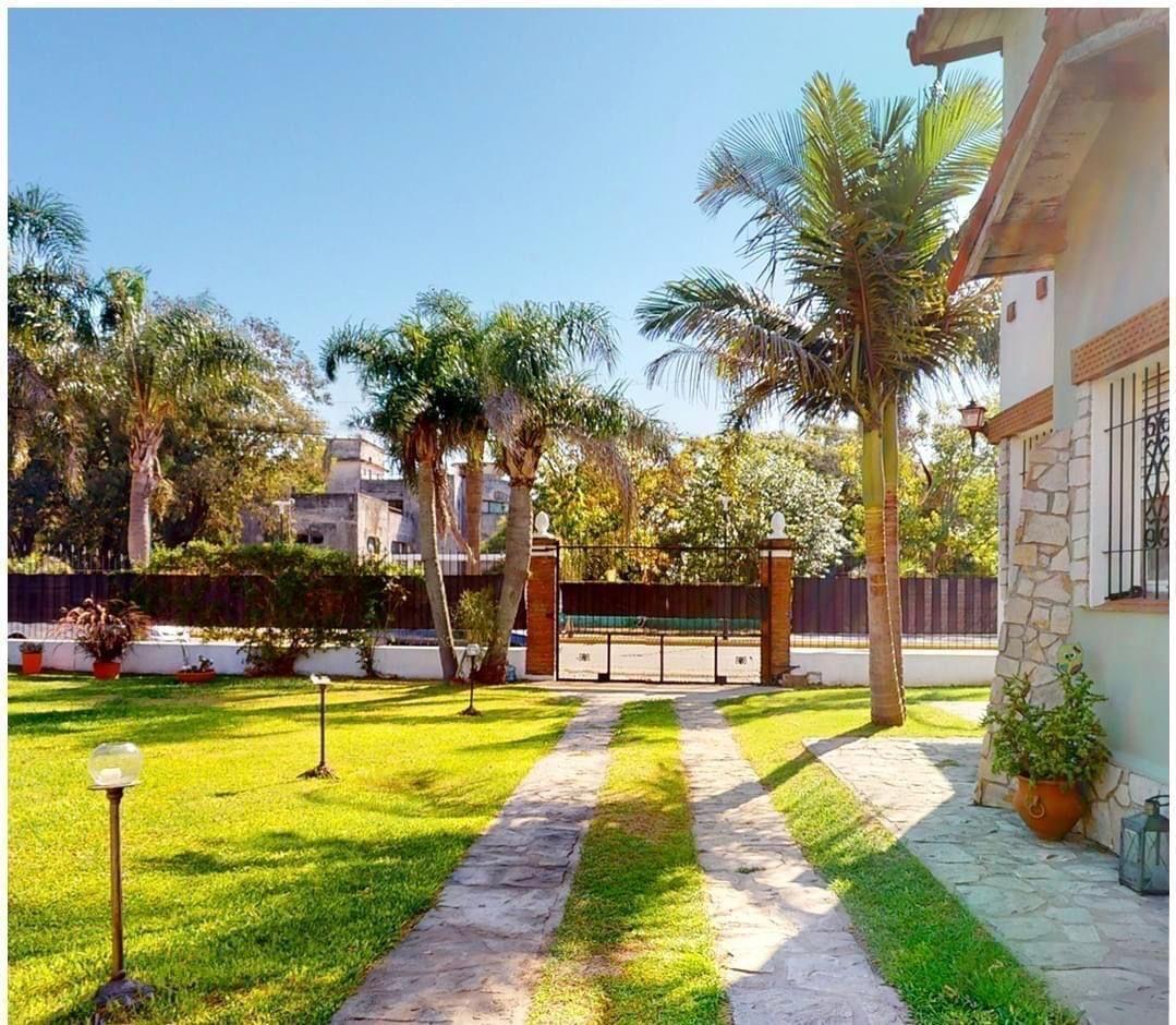 Casa 6 ambientes 3 dormitorios. | Avenida Almirante Brown esquina 88
