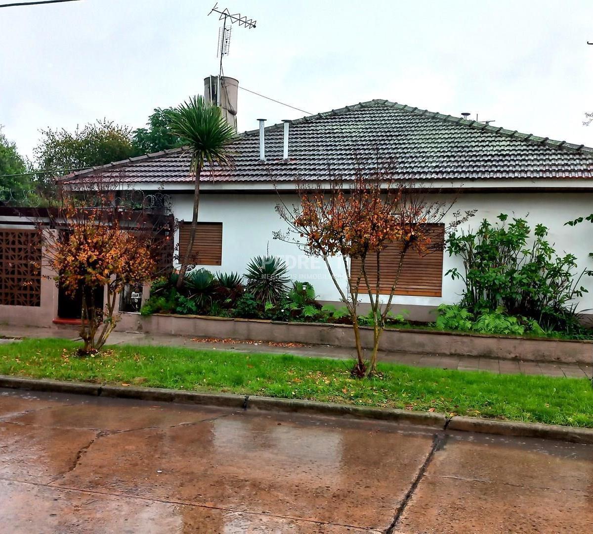 Casa Chalet en Venta en Adrogué, Almirante Brown, G.B.A. Zona Sur