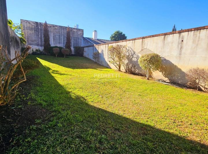 Encantadora Casa en Venta con Jardín en Vélez Sarsfield, CABA + Estudio/Consultorios con entrada ind 4
