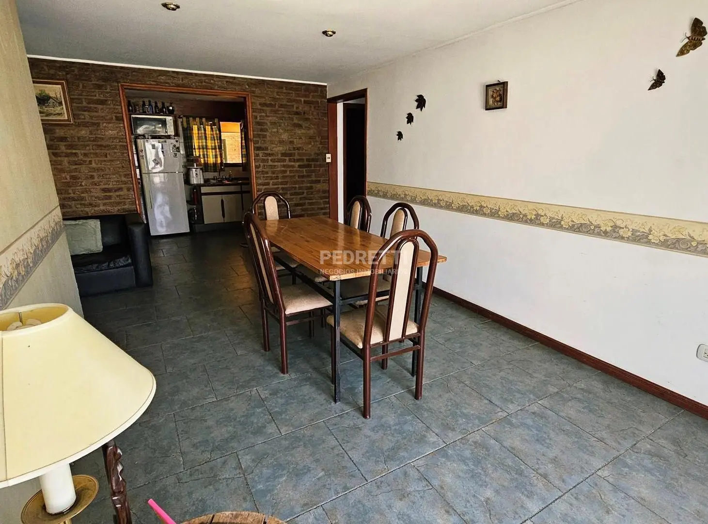 Casa en Venta de 5 ambientes con Garage, Quincho y Parque en Burzaco. ACEPTA PERMUTA 4