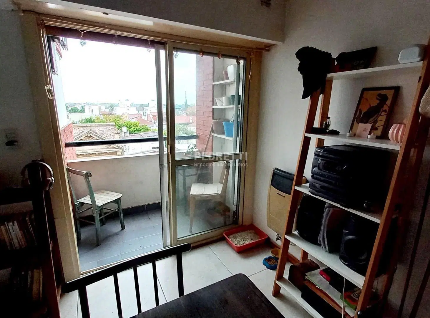 Hermoso Depto 2 Ambientes al frente c/balcón y cochera en Témperley. Excelente Ubicación 2